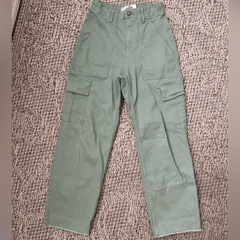 Hollister Utility Frayed Hem Cargo Pants | 00R XS - Picture 5 of 6